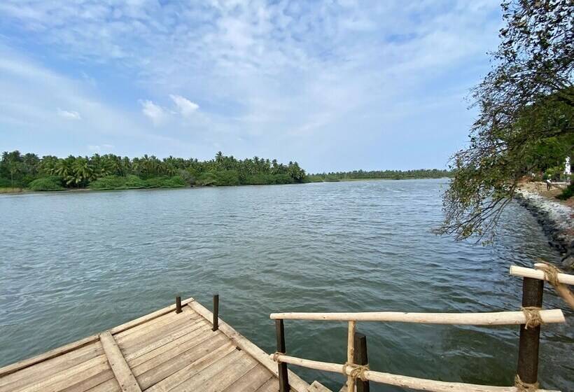 호텔 Lagoon Sarovar Premiere Resort, Pondicherry