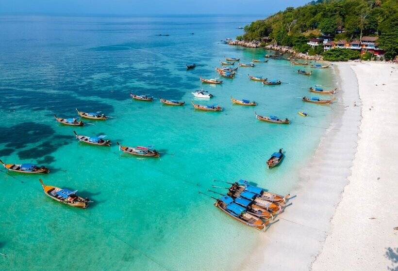 هتل Lipe Garden Beach Resort