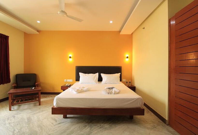 هتل Pondy Southern Residency