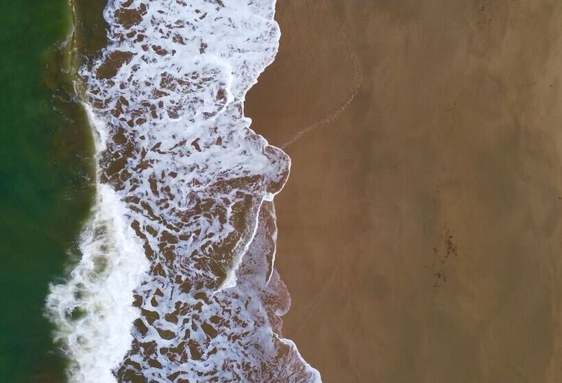 호텔 Red Earth Gokarna