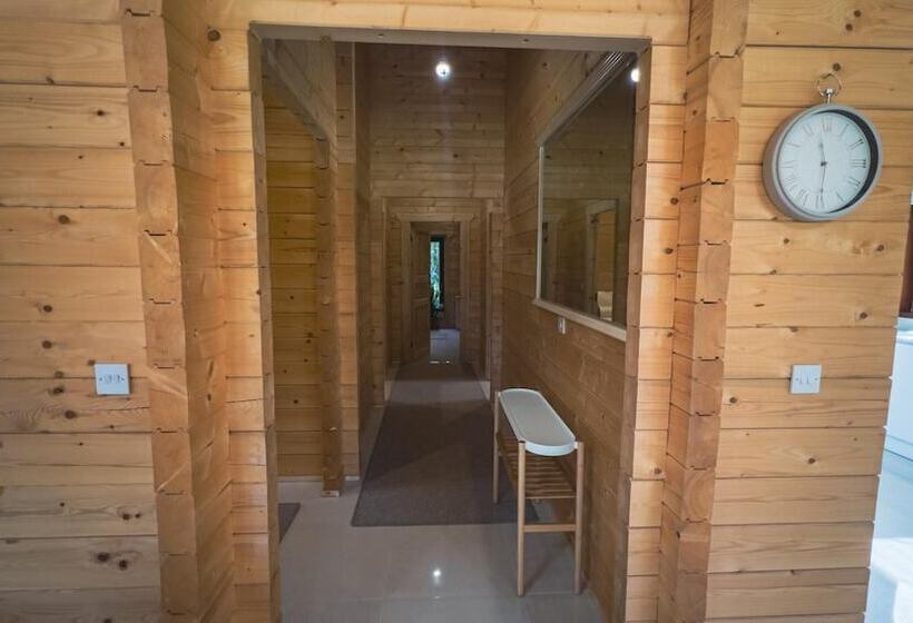 فندق Sundance Lodge