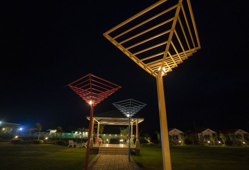 Отель The Comfort Gir Resort