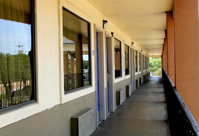 מוטל Deluxe Inn & Suites Morgan City