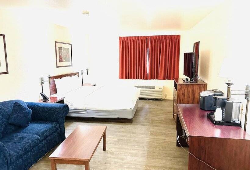 فندق على الطريق Quincy Inn And Suites