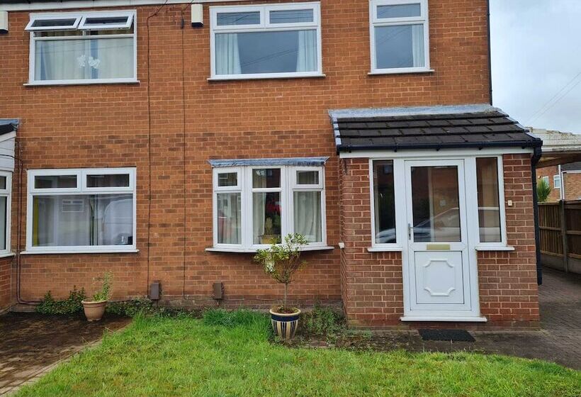 レジデンス Immaculate 3 Bed House With Free Parking In Bolton
