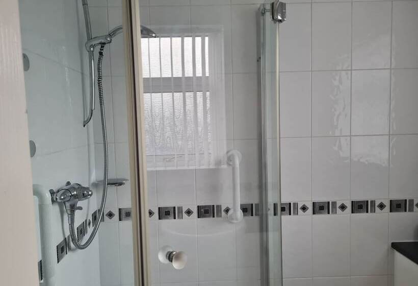 レジデンス Immaculate 3 Bed House With Free Parking In Bolton