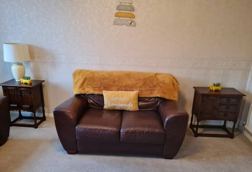 レジデンス Immaculate 3 Bed House With Free Parking In Bolton