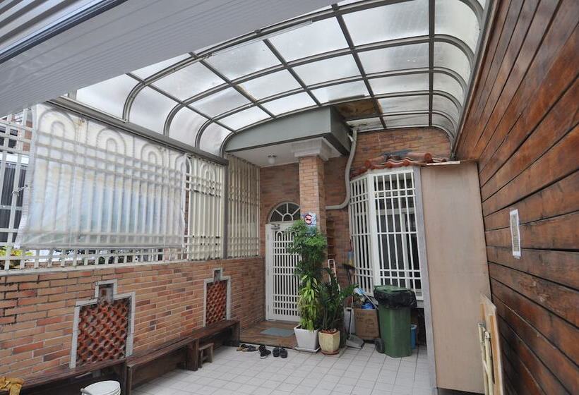 تختخواب و صبحانه Yingxia Kening