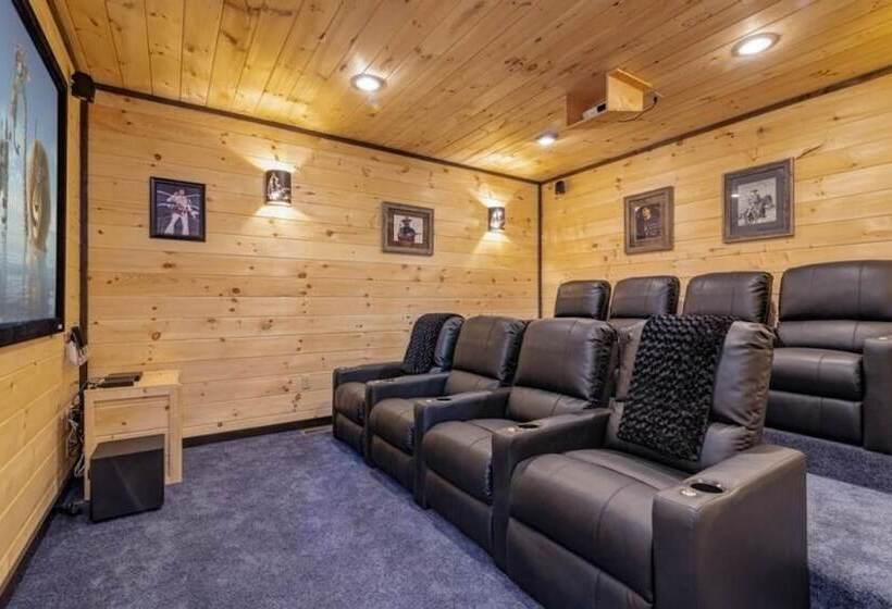 Cabin Fever   2 Bedrooms, 2 Baths, Sleeps 8 2 Cabin By Redawning