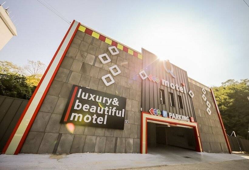 Chilgok Q Motel