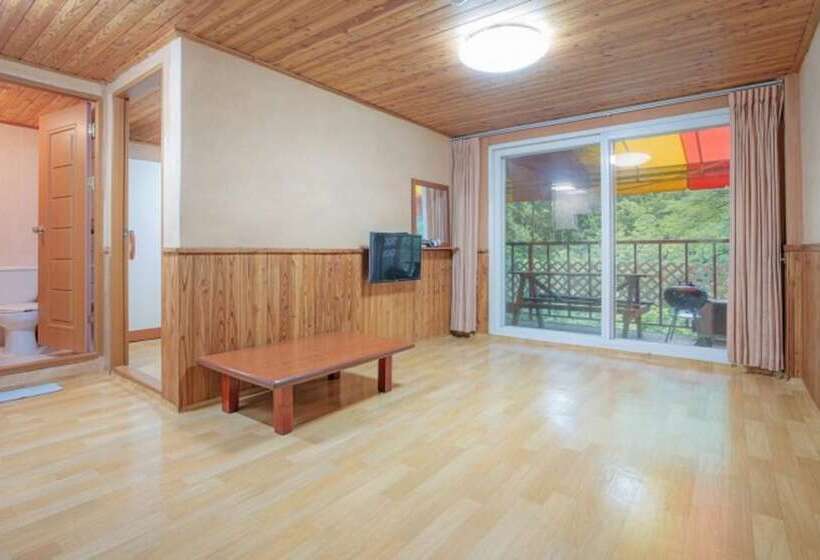 Chuncheon Byeolnim Dalnim Pension