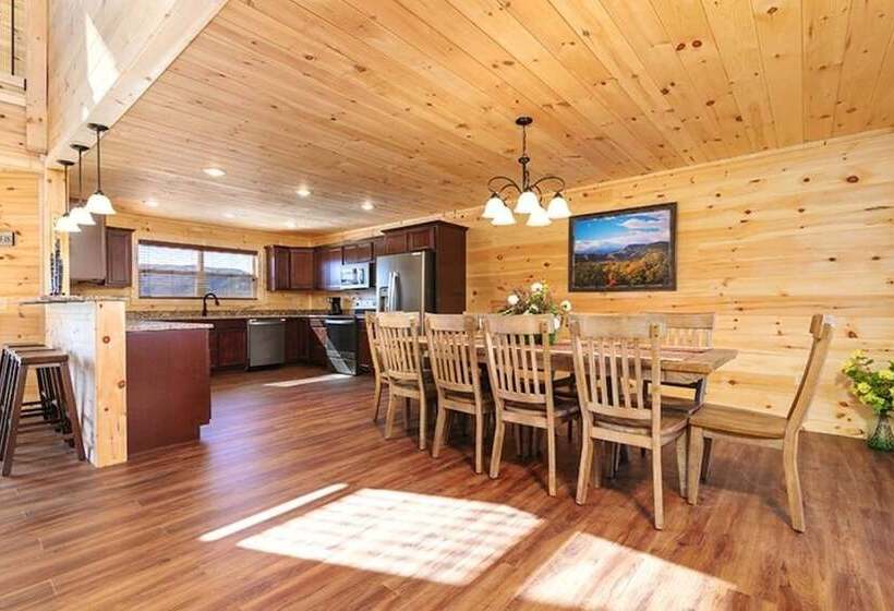Donwell Manor   4 Bedrooms, 4 Baths, Sleeps 16 4 Cabin By Redawning