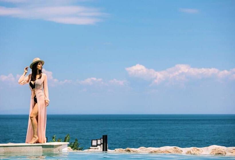 فندق Akrotiri Olympus Luxury Suites   Adults Only