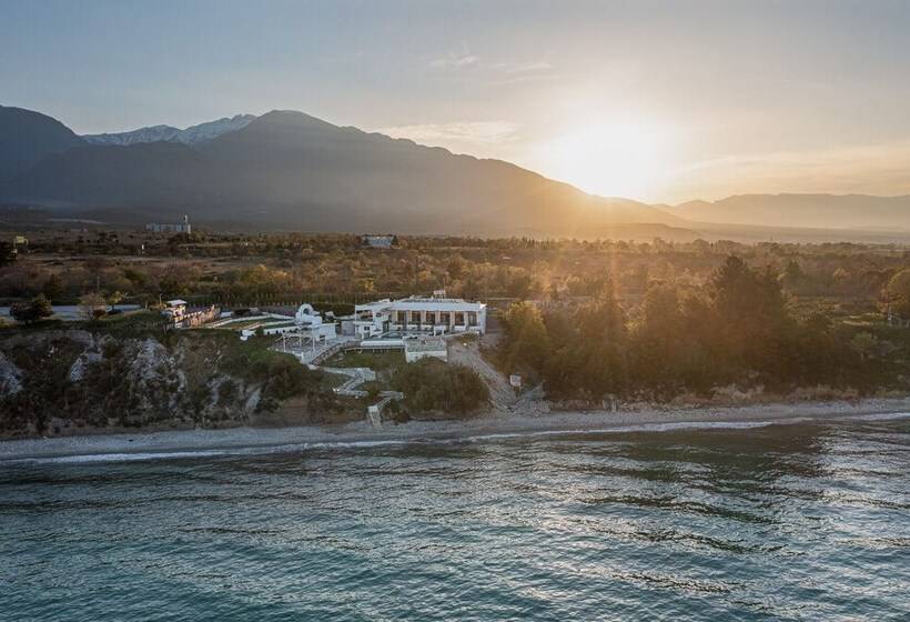فندق Akrotiri Olympus Luxury Suites   Adults Only