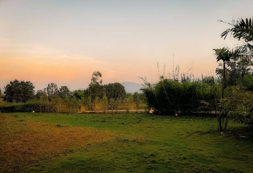 בית מלון כפרי Antheia Pawna Lake