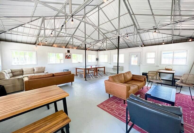 فندق Cedar Creek Lodging & Rv Park