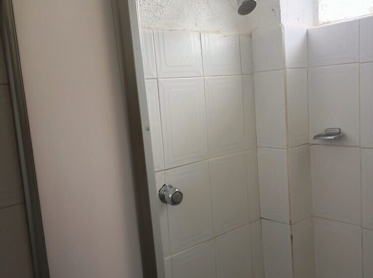 בית מלון כפרי Centro Ecoturistico Del Lago