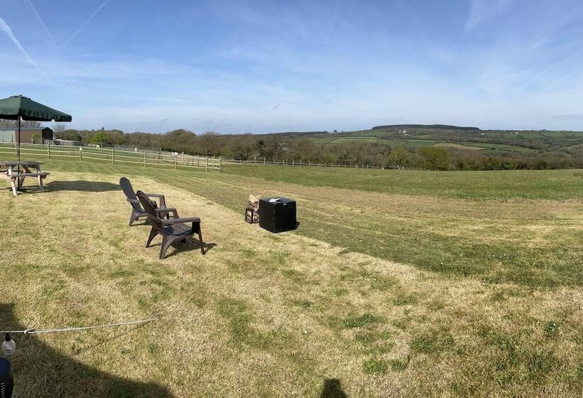 ホテル Crooked Oaks Bell Tent Glamping In North Devon