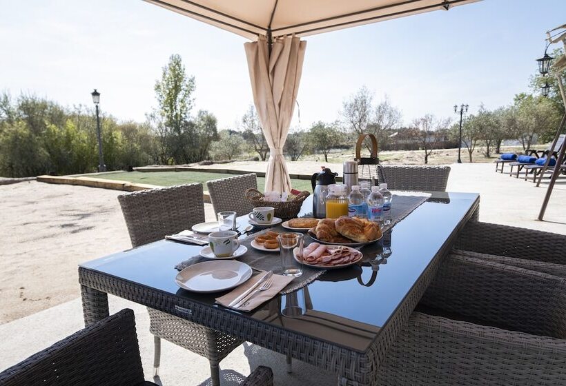 בית מלון כפרי El Toril Glamping Experience