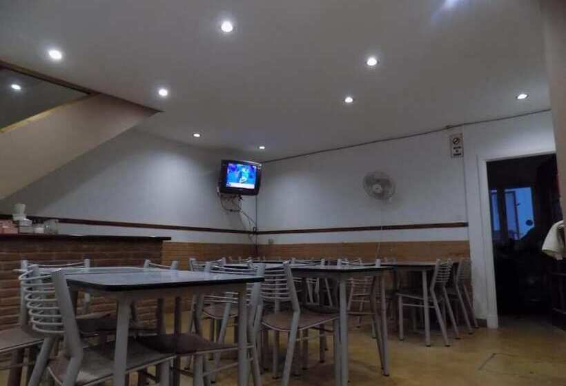 ホテル Embassy