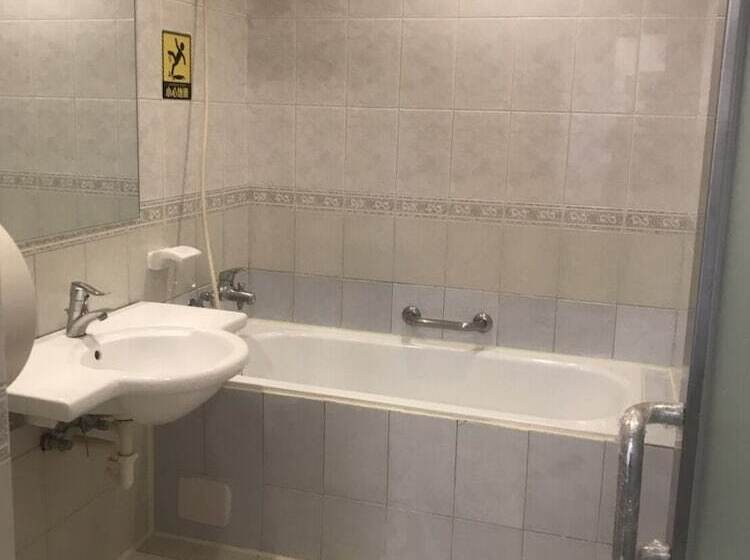 Hub Hotel   Banqiao Station