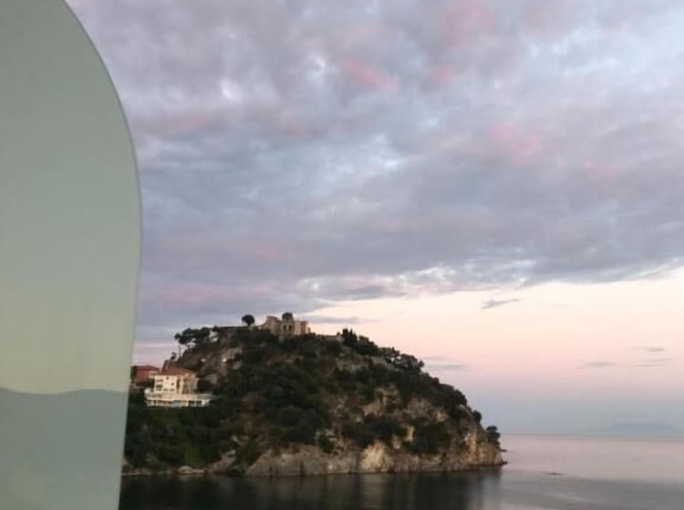 هتل Ionion Beach Resort