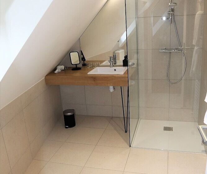 Отель Logis Hôtel Restaurant L Argence