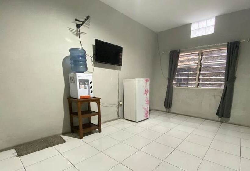 هتل Spot On 91343 Kartika Guest House Syariah