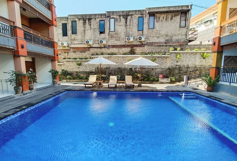 Отель The Tunjung Boutique Resort
