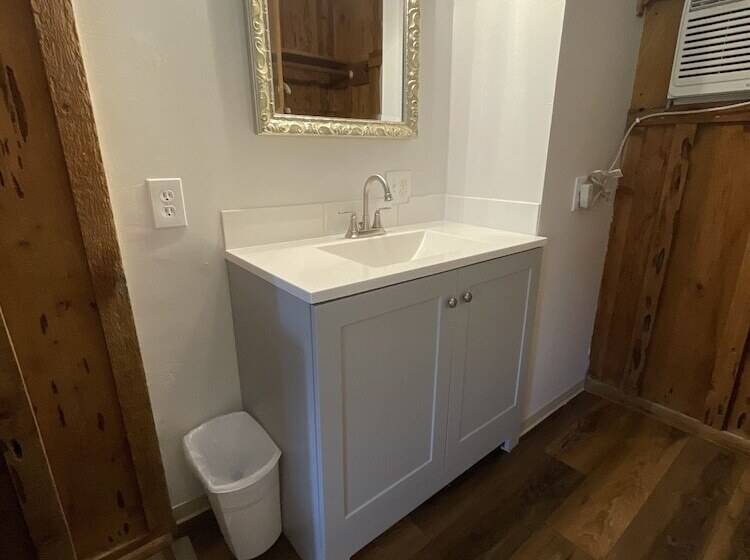 모텔 Riverfront Lodging