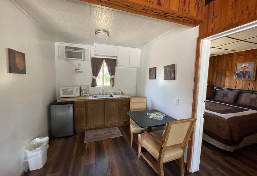 모텔 Riverfront Lodging