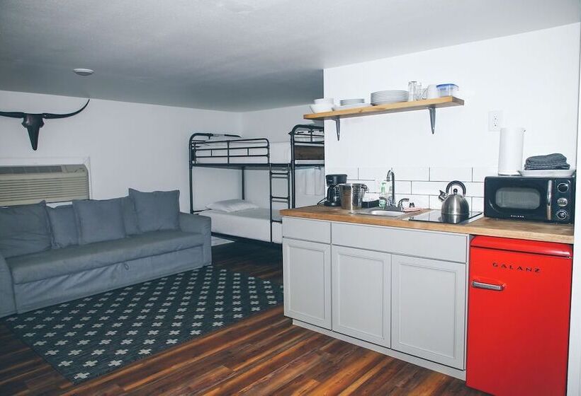 Мотель Trailhead Cabins & Lodging