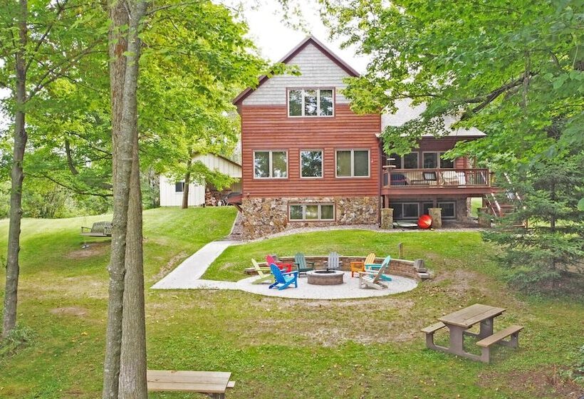 Ravensong Lodge