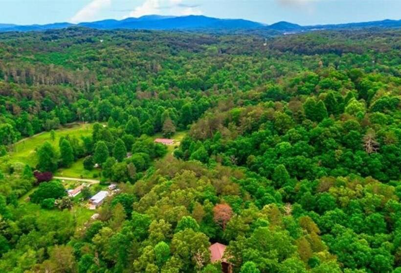 Ricks Retreat Charming Log Cabin Firepit Ping Pong Hot Tub Close To Blue Ridge