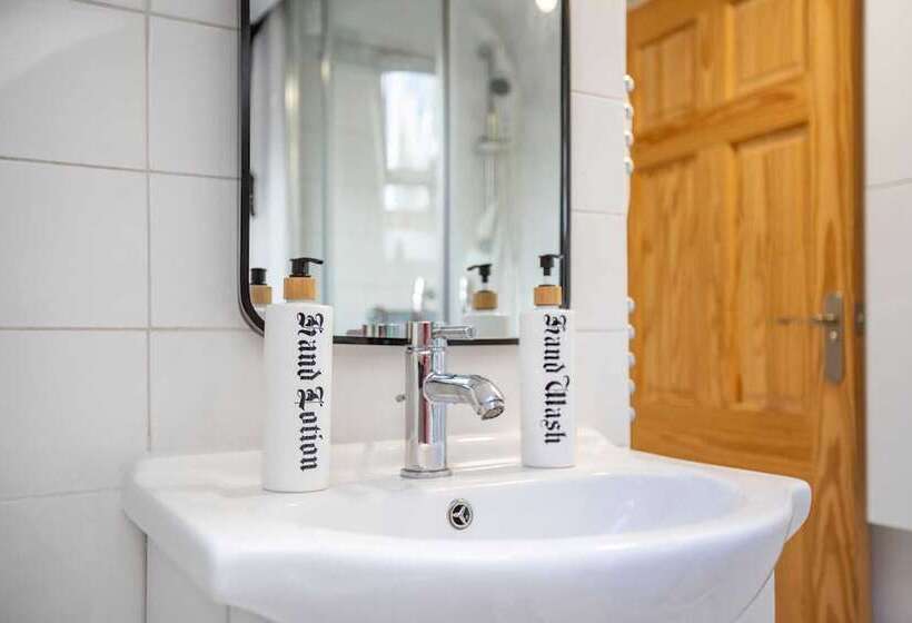 Stunning Character 2bed Cottage In St Albans Wifi