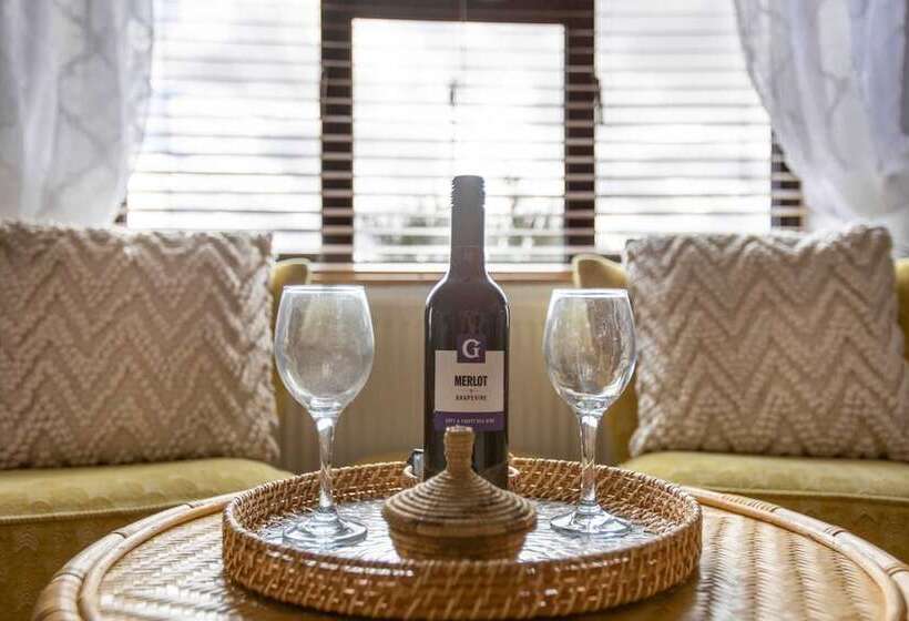 Stunning Character 2bed Cottage In St Albans Wifi