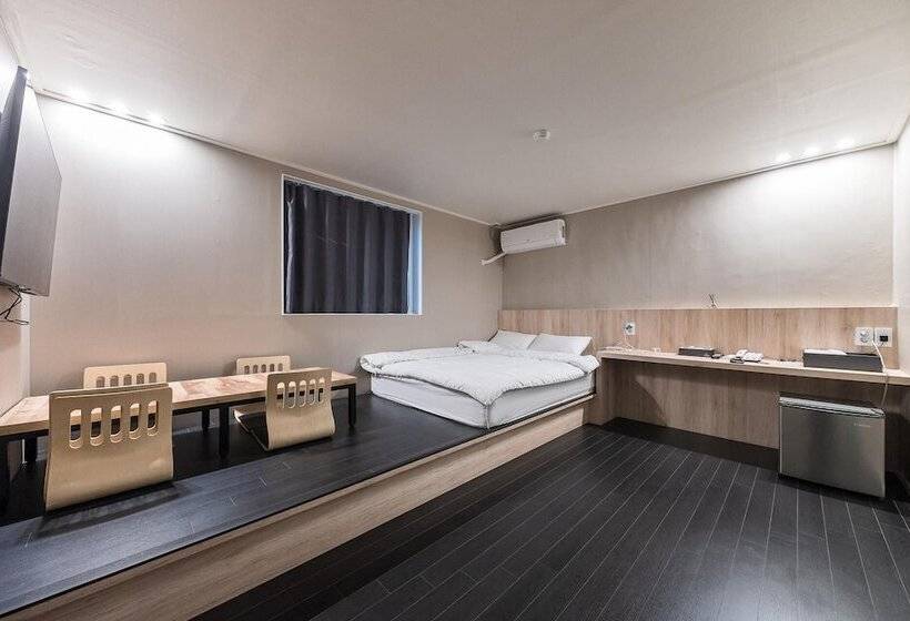 Suwon Movie Motel