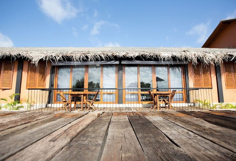 فندق Aarya Lagoon