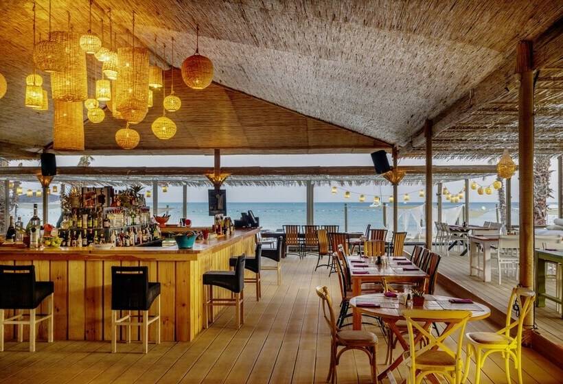 هتل Alaçatı Beach Resort