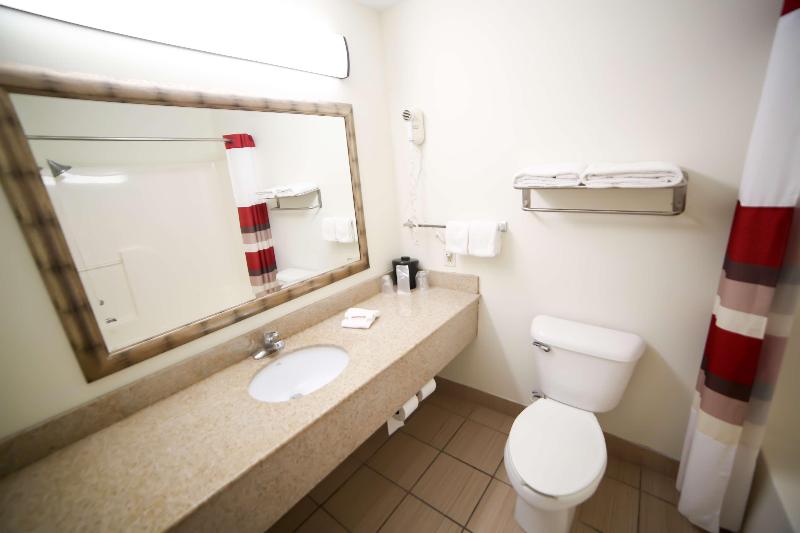 فندق Best Western Plus Boardman Inn & Suites