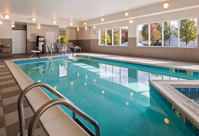 فندق Best Western Plus Boardman Inn & Suites