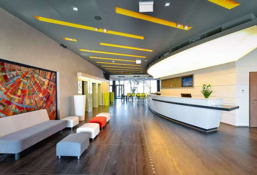 هتل Best Western Plus Lakeside