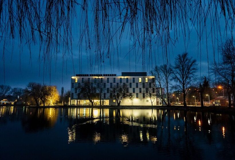 هتل Best Western Plus Lakeside