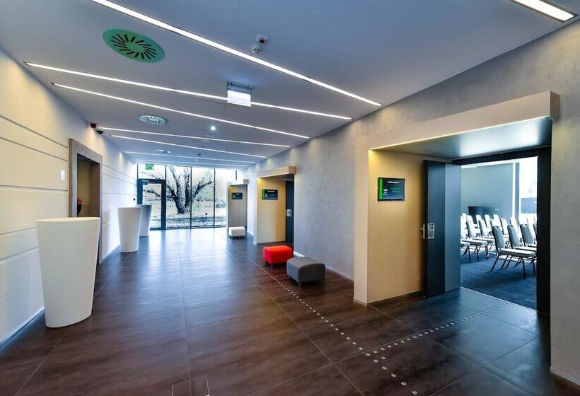 هتل Best Western Plus Lakeside