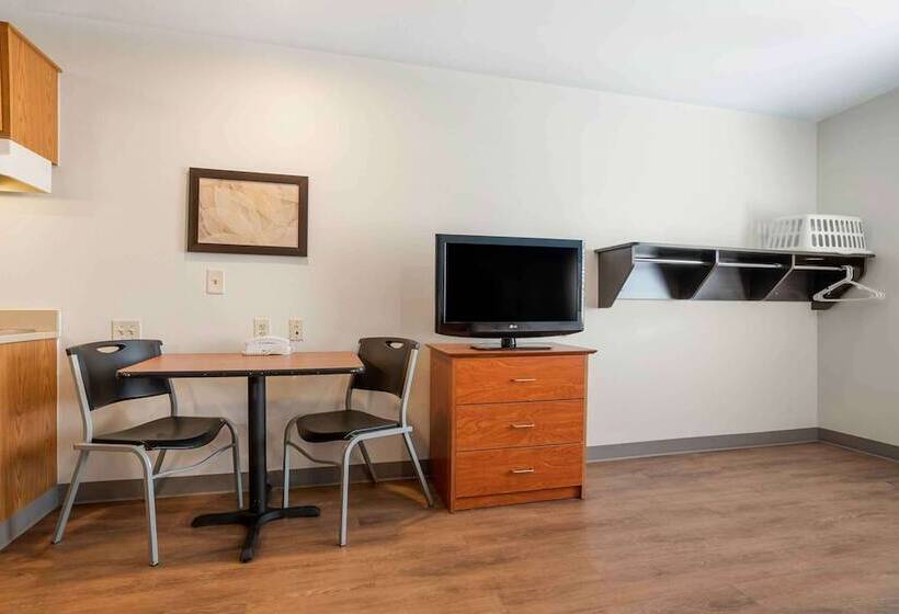 בית מלון כפרי Extended Stay America Select Suites  Kansas City  Stadium