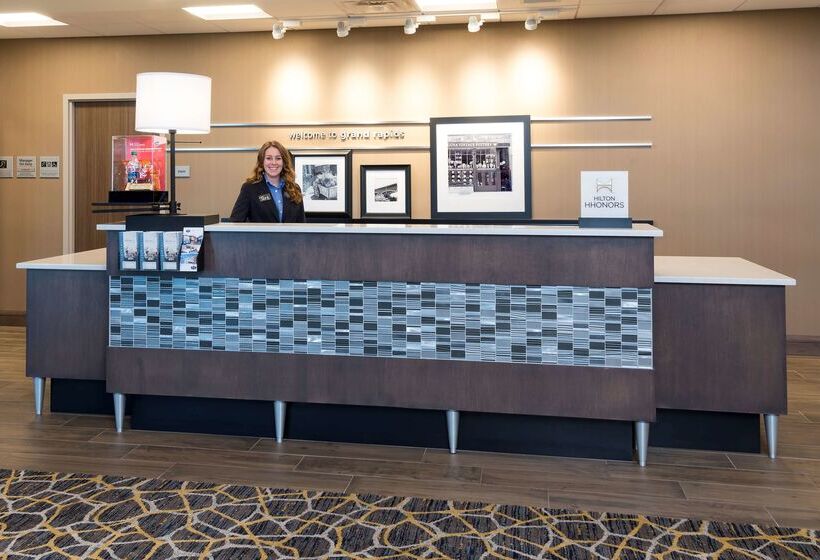 هتل Hampton Inn & Suites Grand Rapids Downtown
