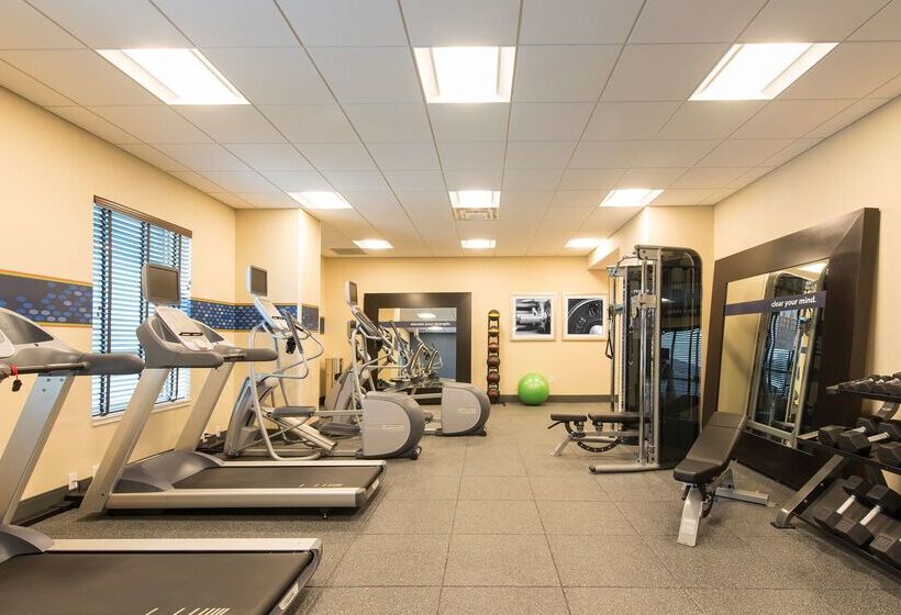 هتل Hampton Inn & Suites Grand Rapids Downtown