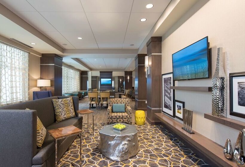 هتل Hampton Inn & Suites Grand Rapids Downtown