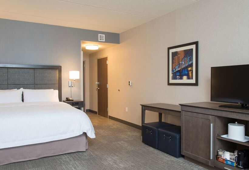 هتل Hampton Inn & Suites Grand Rapids Downtown