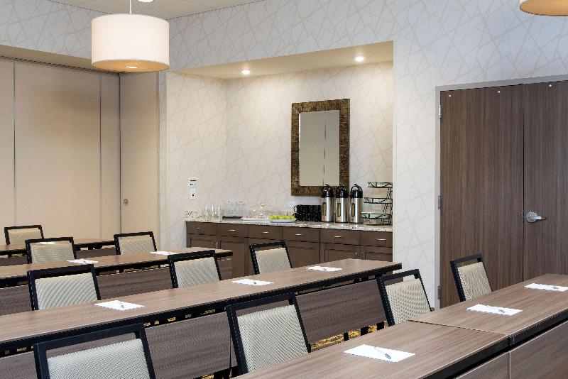 هتل Hampton Inn & Suites Grand Rapids Downtown
